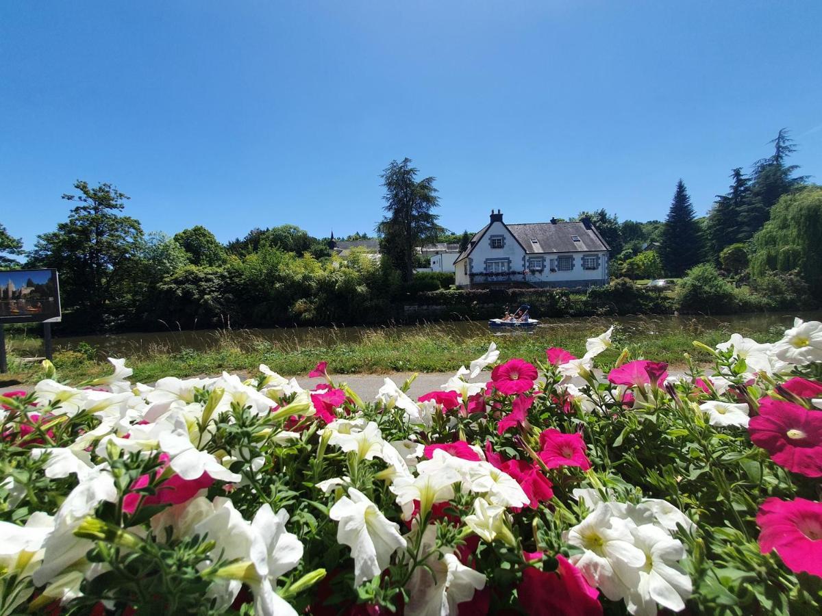 Aux Lits Du Canal Bed & Breakfast Josselin Exterior foto