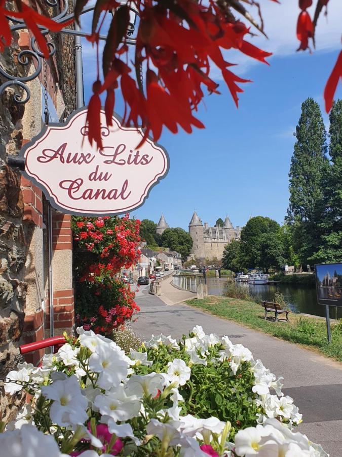 Aux Lits Du Canal Bed & Breakfast Josselin Exterior foto